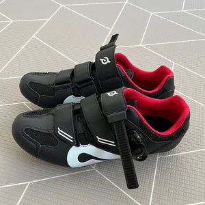 LIKE NEW Peloton bike shoes size 39 - worn 3 times (literally)